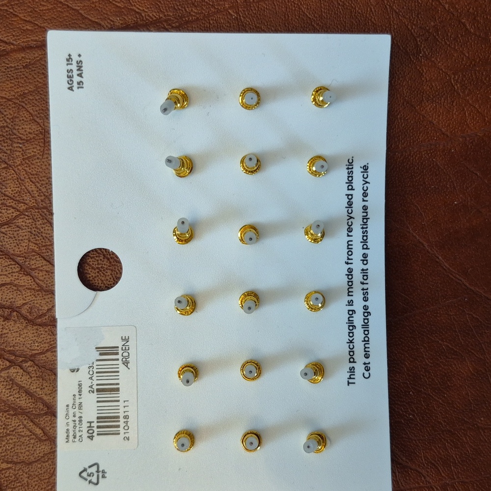 NWT! Bees, Butterflies, And Flowers Stud Earrings! - Picture 3 of 6